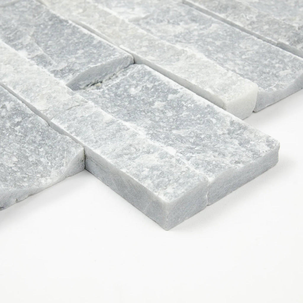 Focus sur les finitions du Parement Marbre Gris