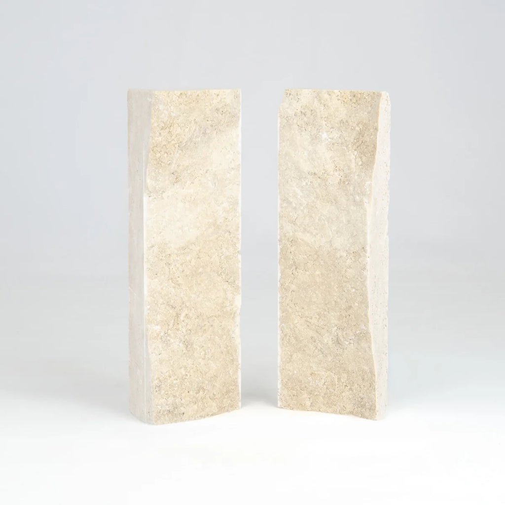 Focus sur les finitions du Parement Travertin Split Face