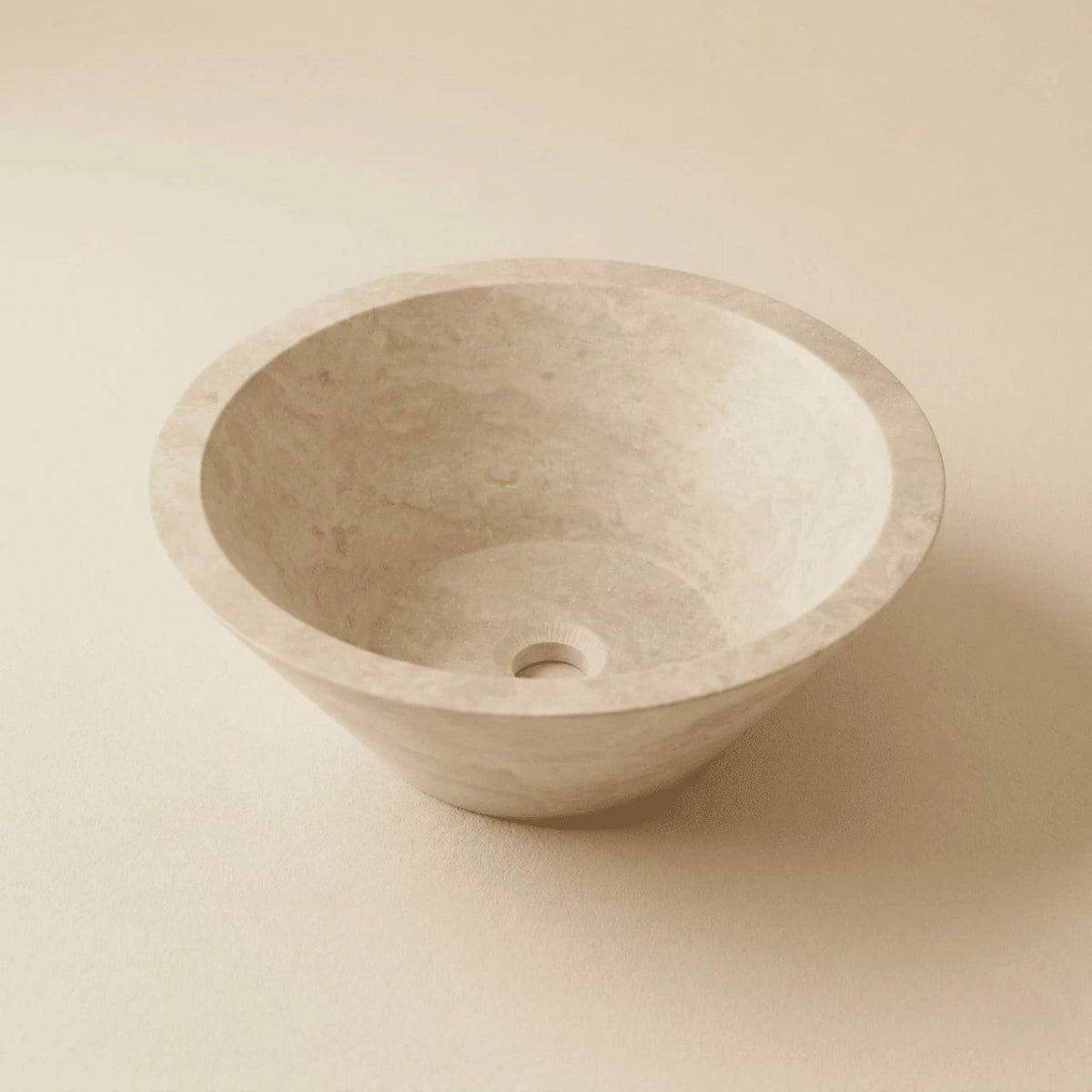 Vasque en travertin pour salle de bain vu 3/4